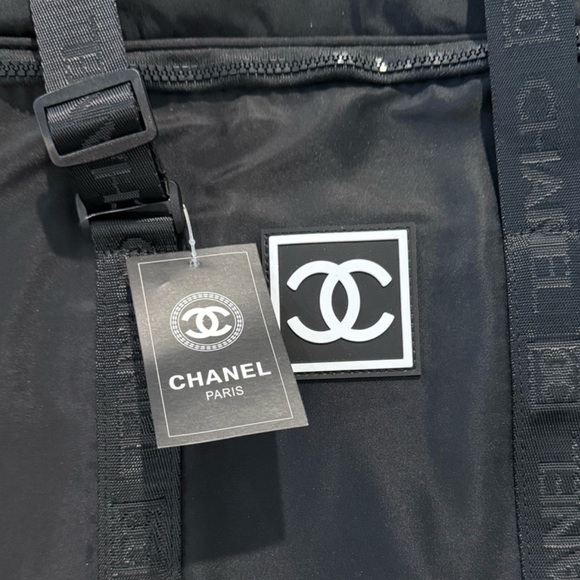NWT GWP CHANEL DUFFEL BAG💗💗💗 - Picture 5 of 9